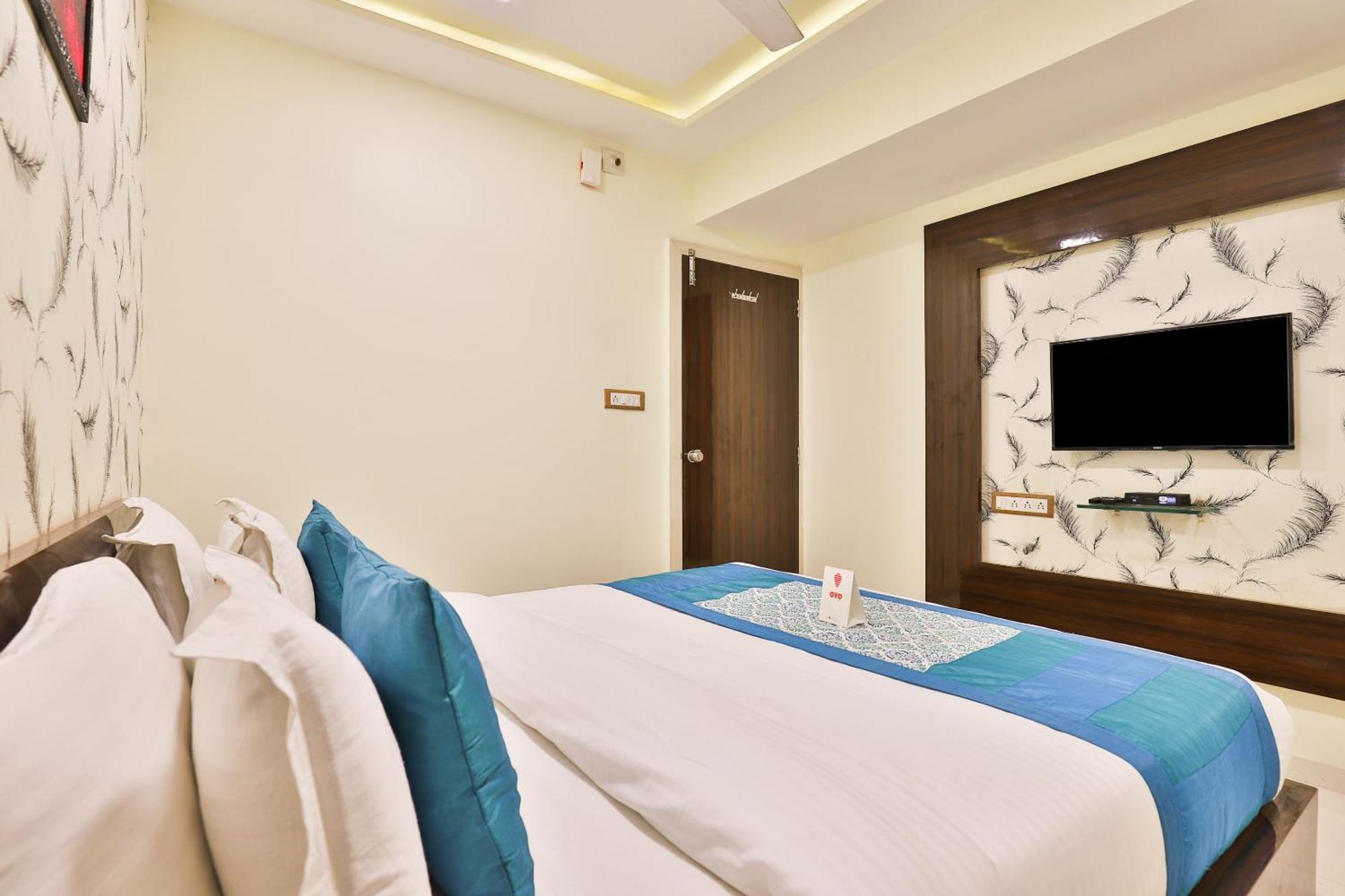 Hotel O Red Apple Ahmedabad Exterior photo