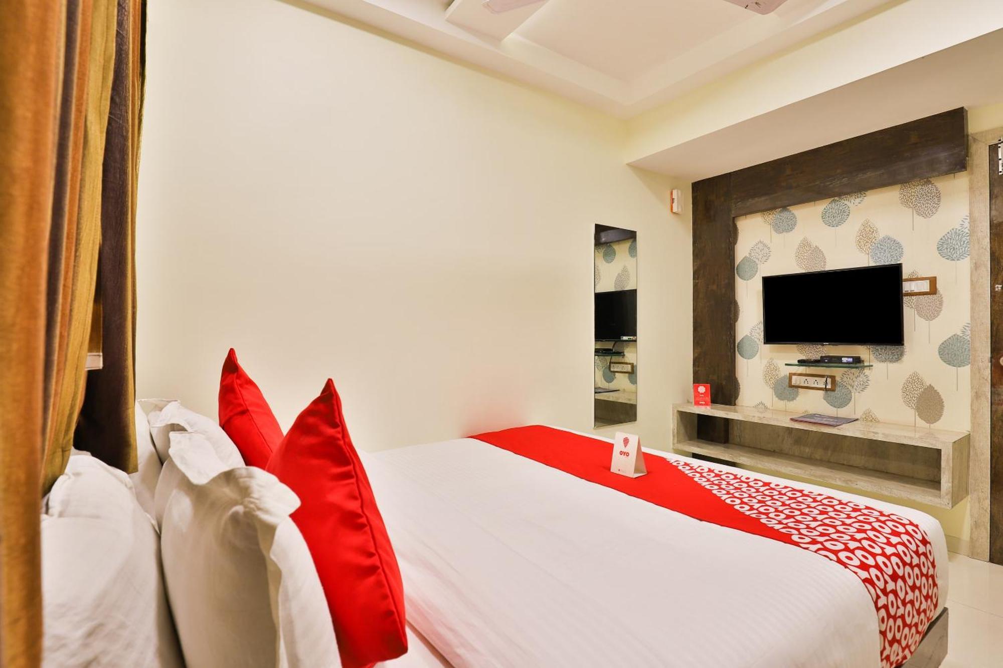 Hotel O Red Apple Ahmedabad Exterior photo